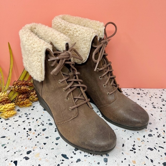 NEW Ugg Shearling Zea Cuffed Brown Leather Lace Up Women’s Winter Boots Sz 12 - Picture 1 of 10